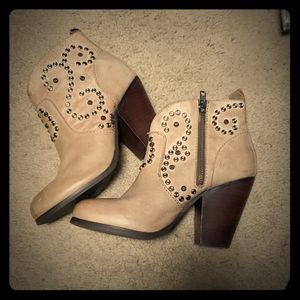 Studded Booties Awsum sz 7 chunky wood heel